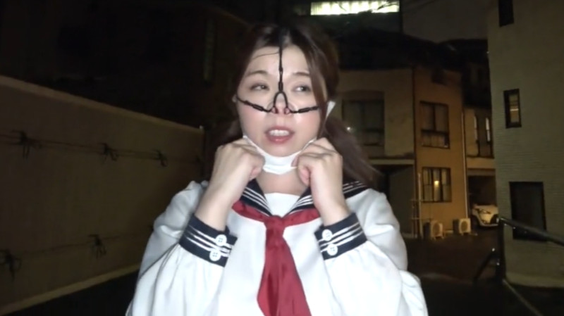 加藤ツバキ セーラー服 野外鼻フック