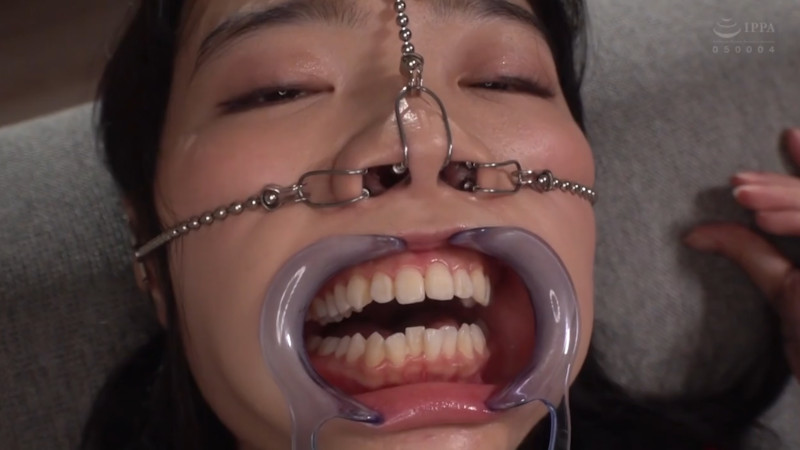 篠宮花音 鼻フック 開口器3