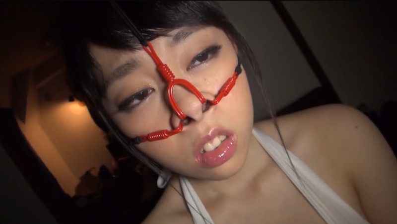 三方向鼻フック 人妻