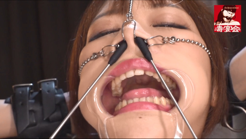 ヤリまんメスイキぎゃるひなちゃん 鼻フック 開口器