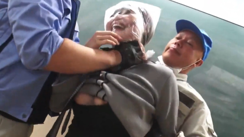 望月あやか ビニール袋顔面窒息責め2