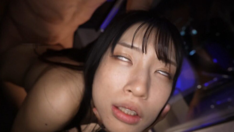 港区女子 白目アヘ顔3