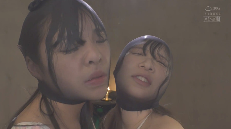 二葉エマ 海野いくら 顔面パンスト2