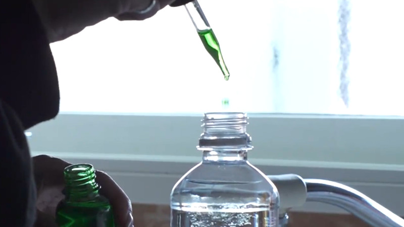七瀬アリスの水に媚薬を注入