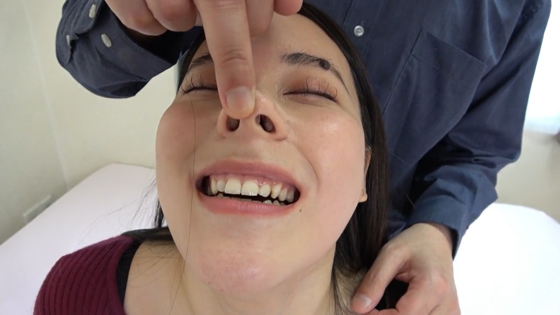 十川ありさ 鼻いじり