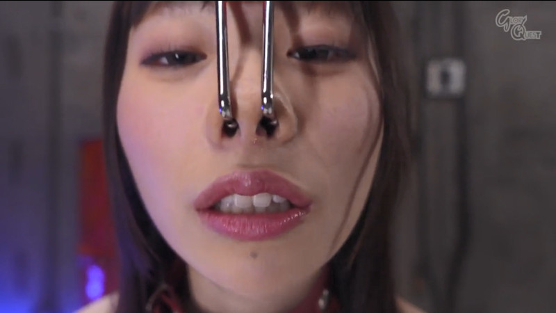 松井日奈子 鼻フック2